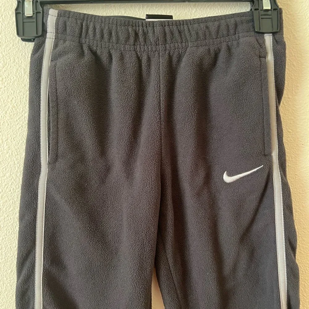 Boys Nike fuzzy fleece sweatpants 7